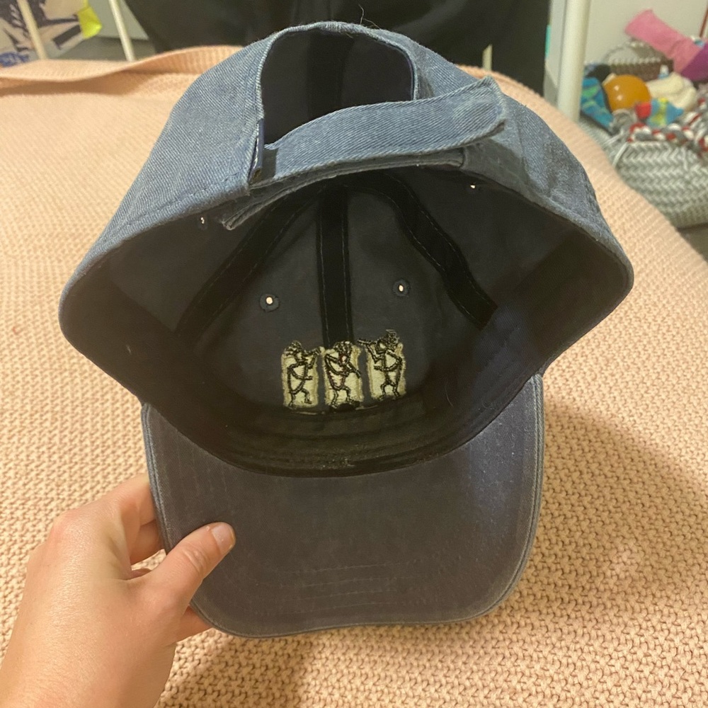 Hat - Picture 5 of 6